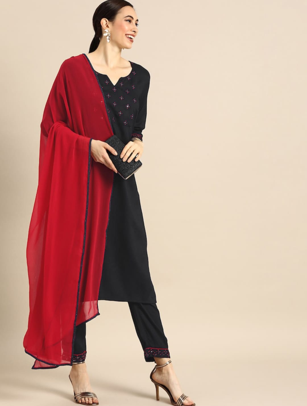 RADHE RAVISHING CHIC WITH A UNIQUE TOUCH KURTA SET