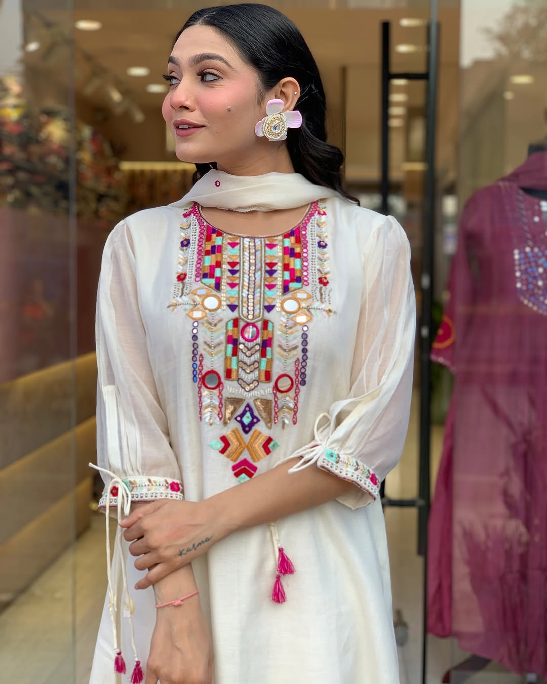YAMINI WHITE COTTON KURTA SET WITH COMFORTABLE FIT