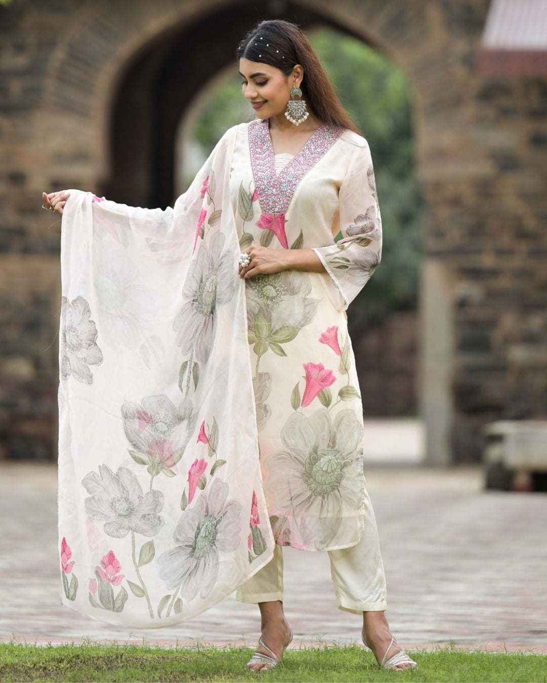 SONIKA WHITE ELEGANT SUMMER DRESS