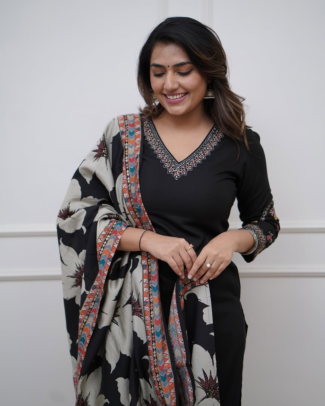 BLACK BERRY FLORAL ELEGANCE SUIT SET