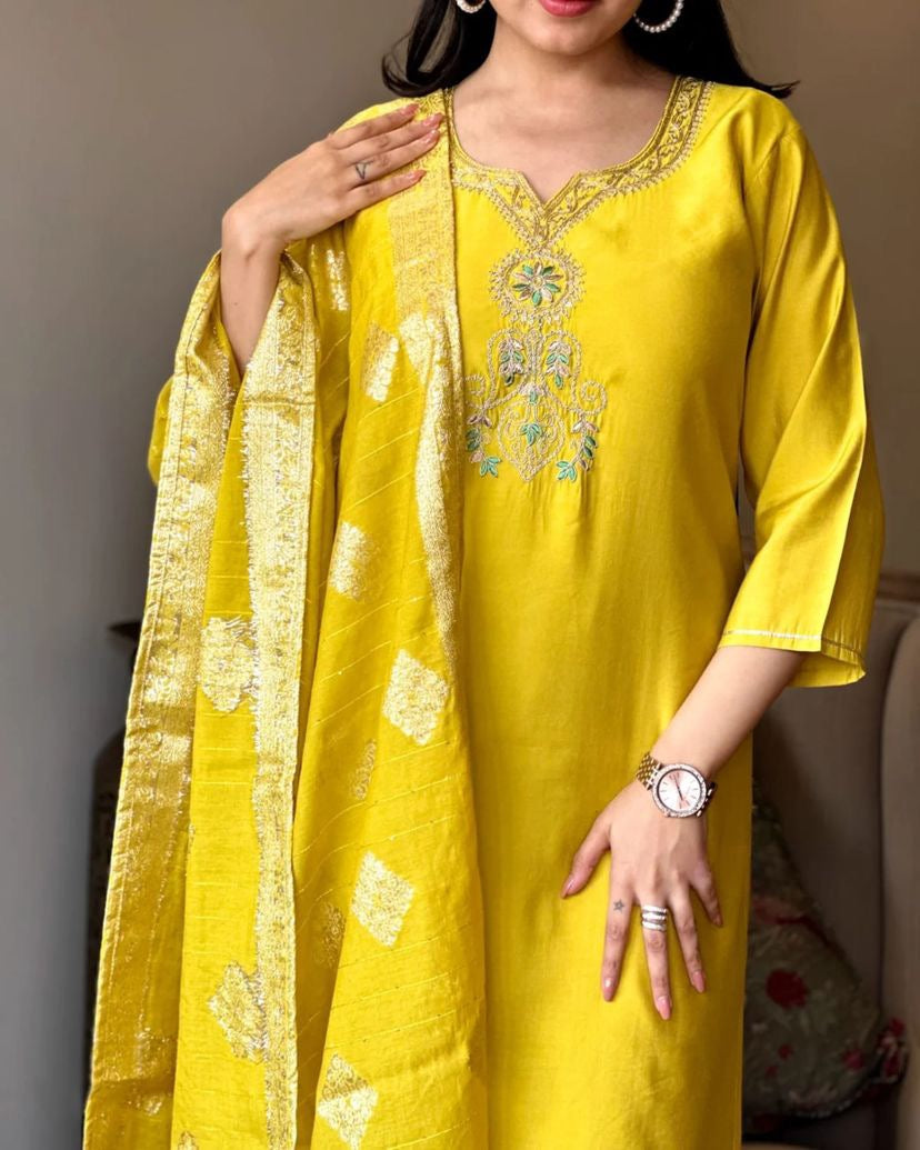 LEMON YELLOW SILK BLEND EMBROIDERED KURTA SET WITH ZARI DUPATTA