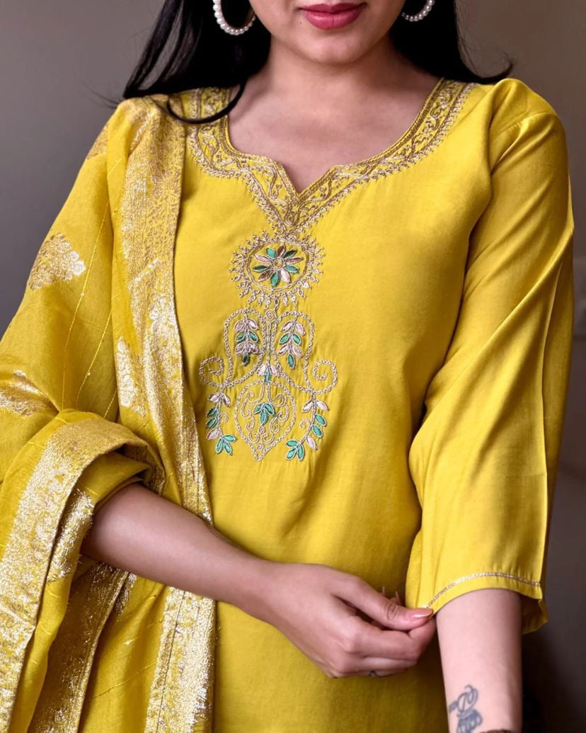 LEMON YELLOW SILK BLEND EMBROIDERED KURTA SET WITH ZARI DUPATTA