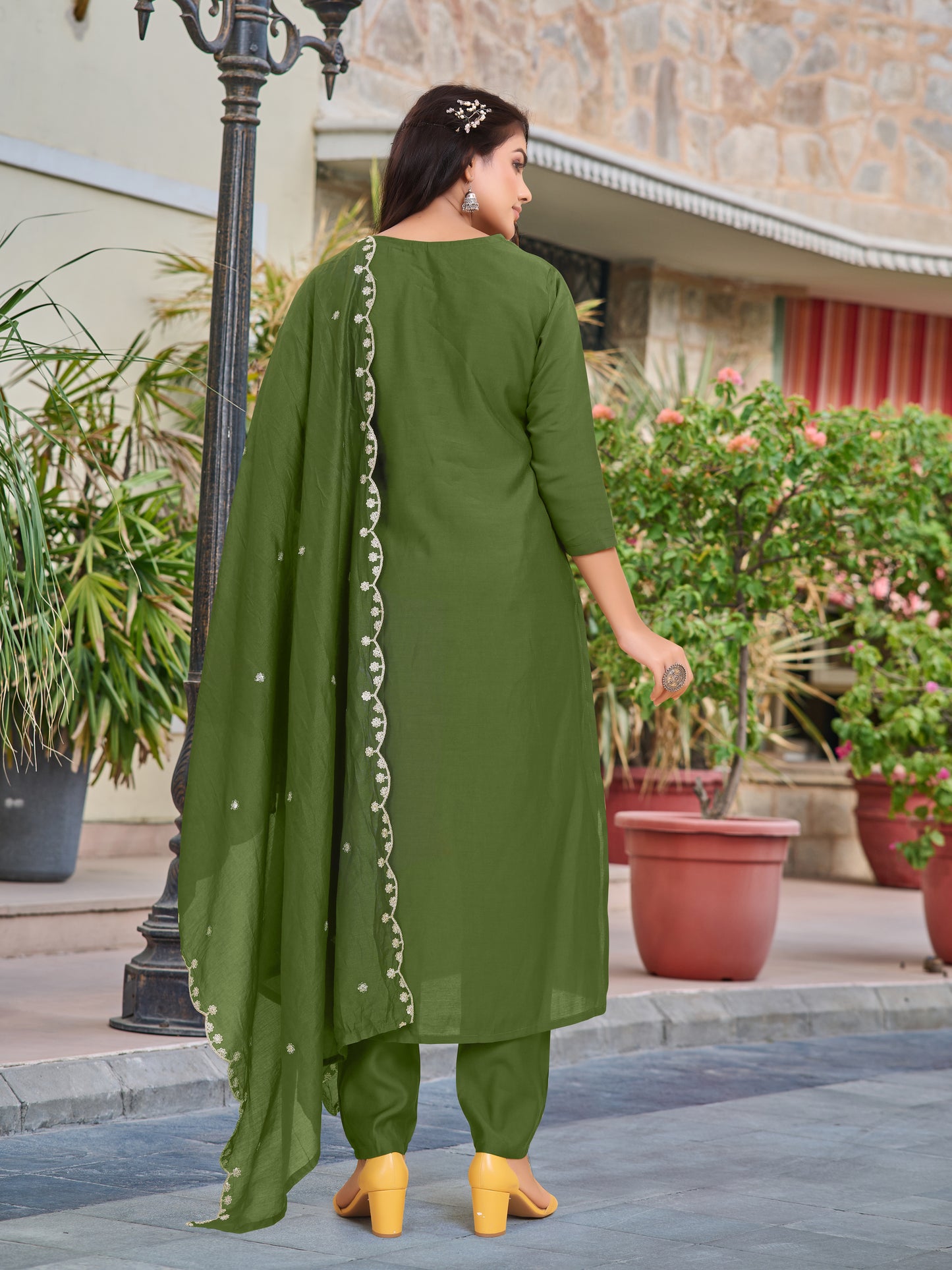 MAHENDI KURTA SET WITH RELAXED FIT FOR DAILY WEAR