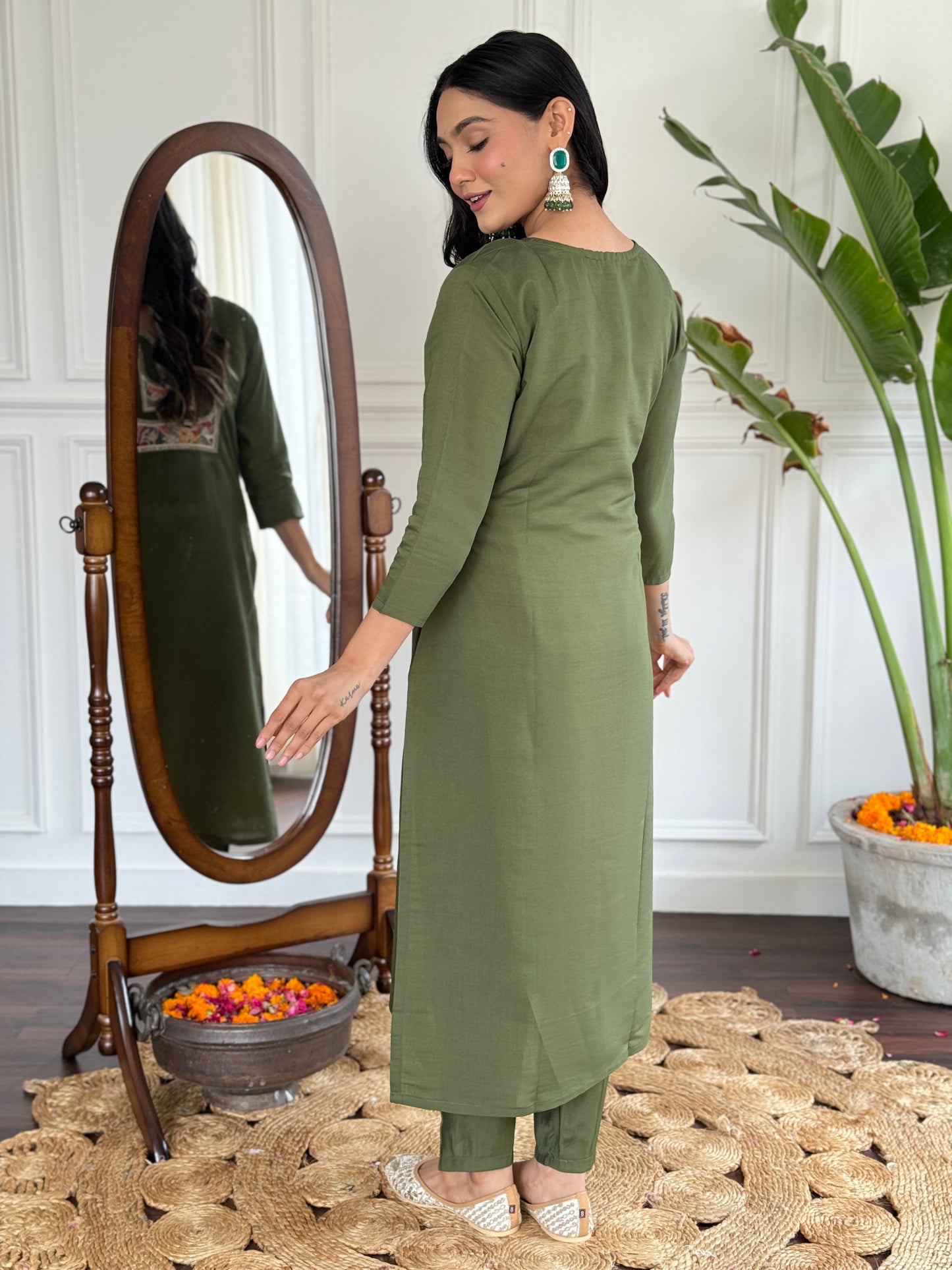 MEHNDI GREEN REGULAR KURTA PANT SET