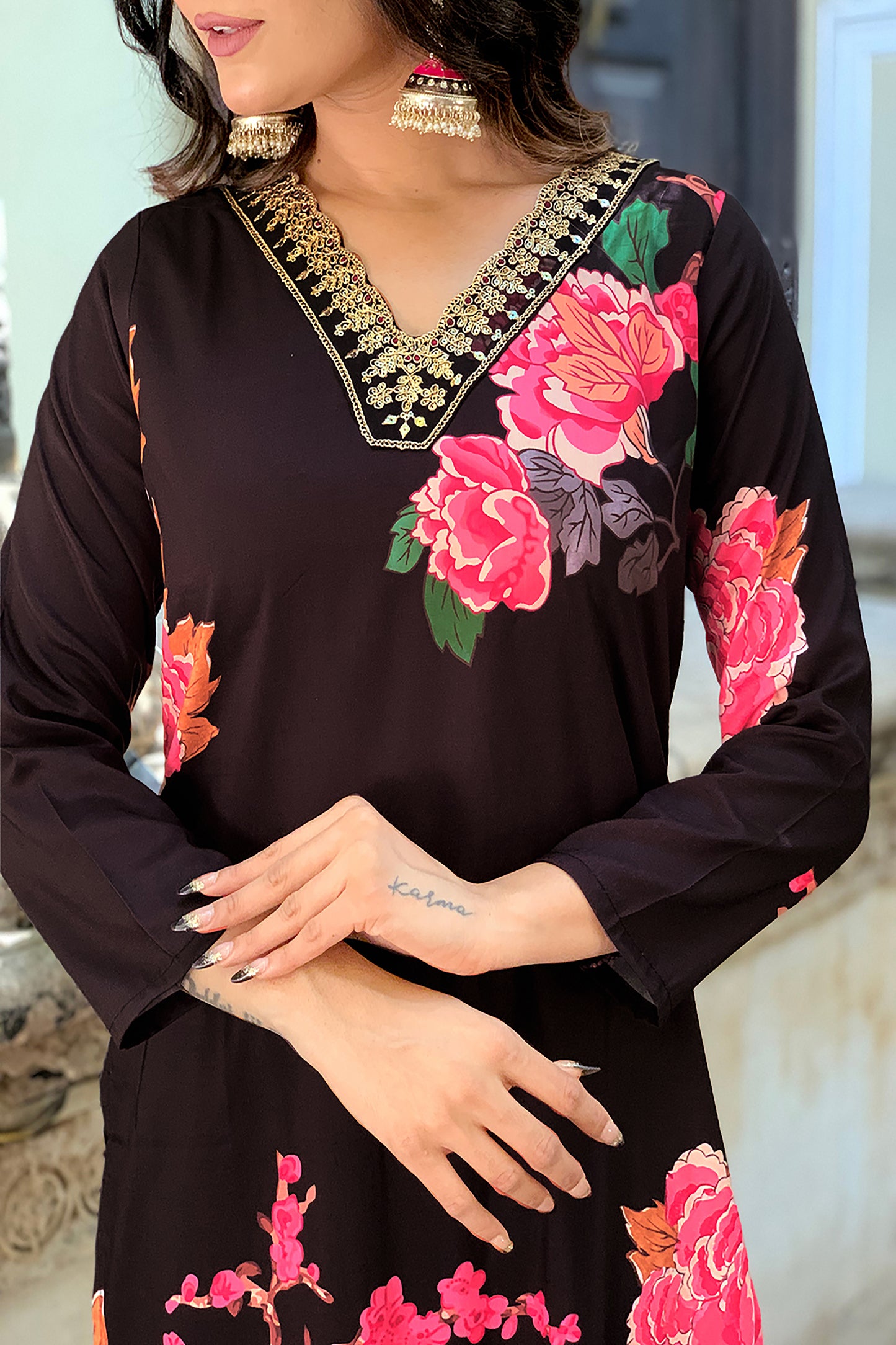 BLACK WITH PINK FLOWER PRINTED KURTI WITH PANT