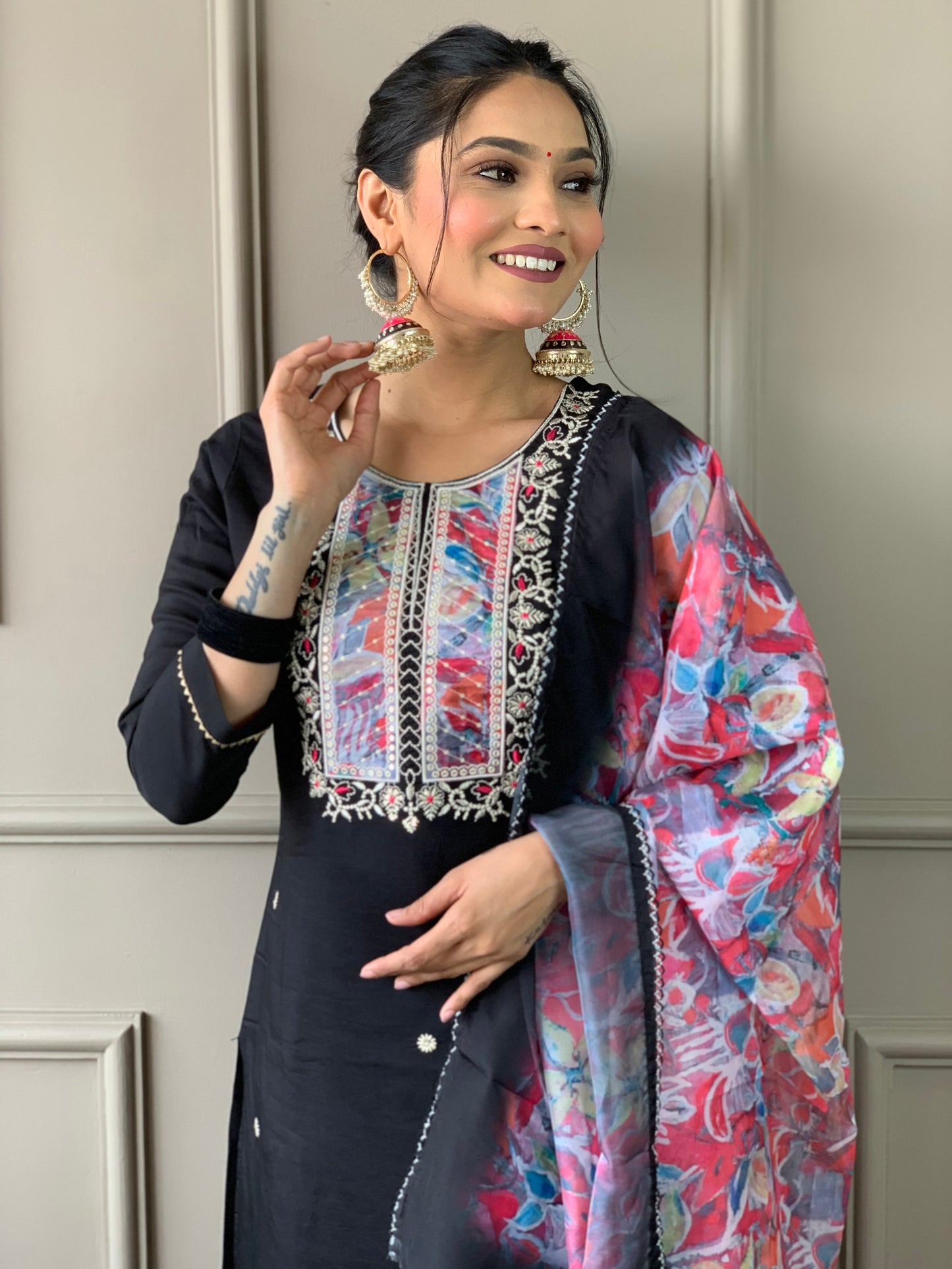 BLACK RAYON SLUB EMBROIDERED KURTA SET