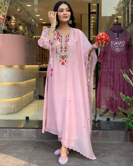 YAMINI PINK FULL-LENGTH KURTA SET WITH PANT & DUPATTA