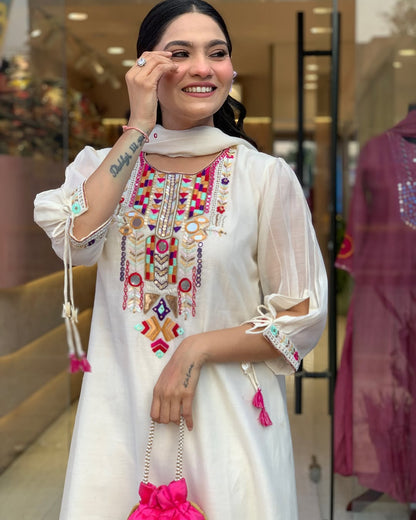 YAMINI  WHITE COTTON KURTA SET WITH COMFORTABLE FIT