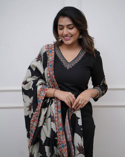 BLACK BERRY FLORAL ELEGANCE SUIT SET