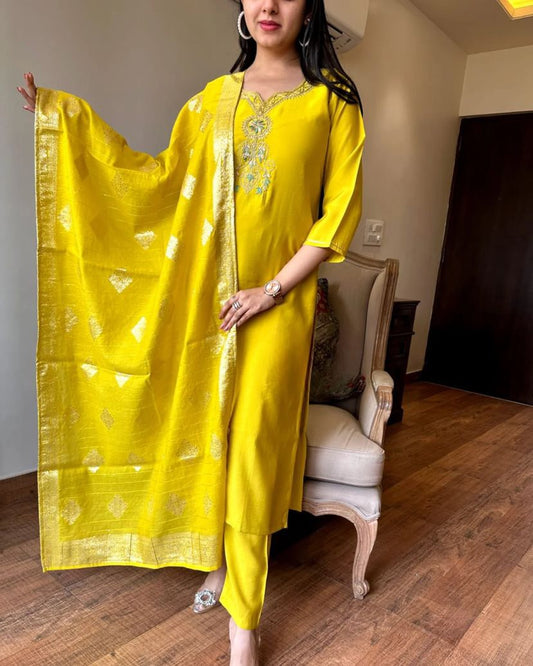 LEMON YELLOW SILK BLEND EMBROIDERED KURTA SET WITH ZARI DUPATTA