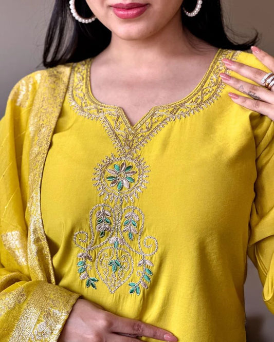 LEMON YELLOW SILK BLEND EMBROIDERED KURTA SET WITH ZARI DUPATTA