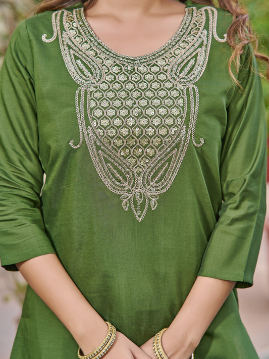MAHENDI KURTA SET WITH RELAXED FIT FOR DAILY WEAR